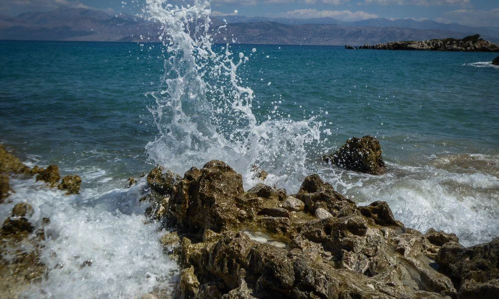 Καιρός: Με βροχές και καταιγίδες μπαίνει ο Αύγουστος